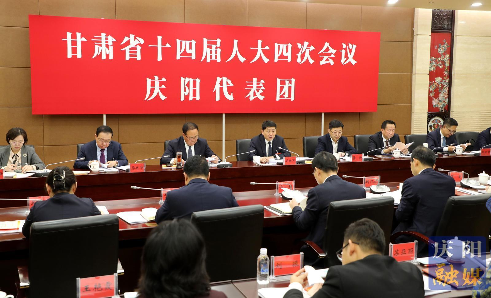 周继军在审议省人大常委会和省法检“两院”工作报告时表示 依法履职尽责 提升工作效能 不断增强人民群众获得感幸福感安全感