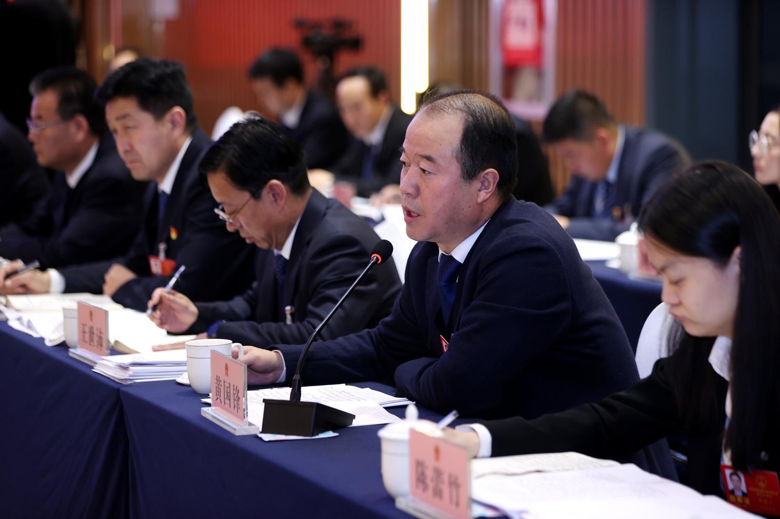 【图说两会】庆阳市人大代表分团审议政府工作报告