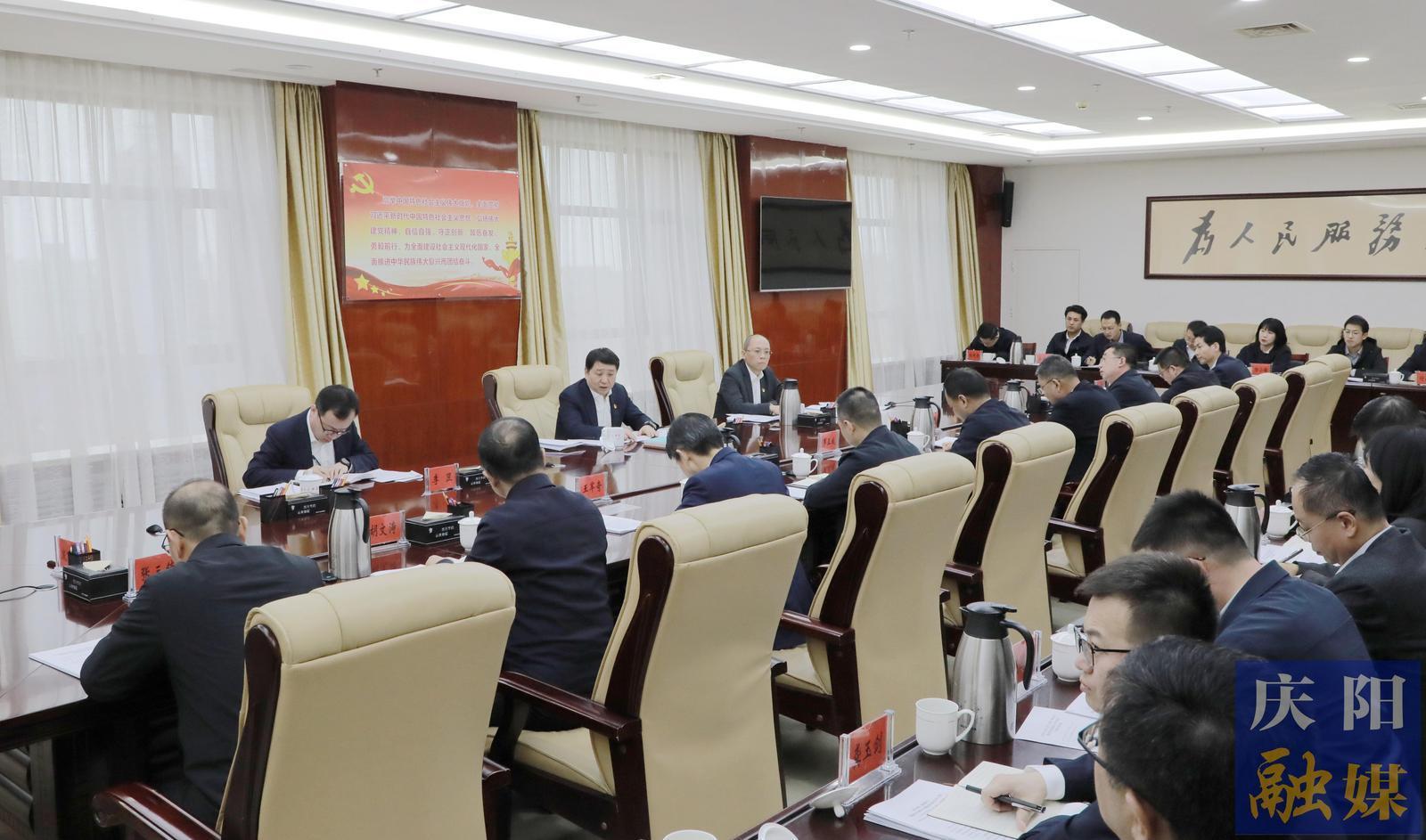 周继军在参加市委办公室党总支主题党日活动时强调 筑牢忠诚严谨自律奉献的政治品格  为“高天厚土 福地庆阳”发展贡献党办力量