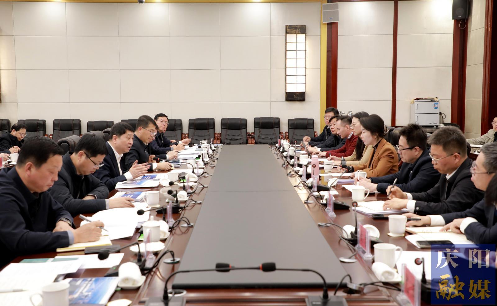 周继军与中交设计咨询集团党委书记、董事长崔玉萍座谈