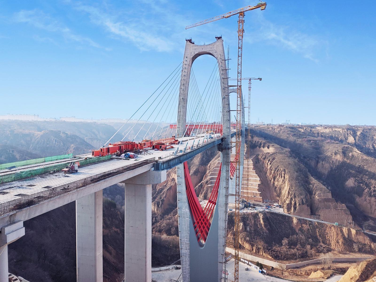 【项目引擎·投资高地】G244线庆阳过境段张铁沟特大桥完成合龙