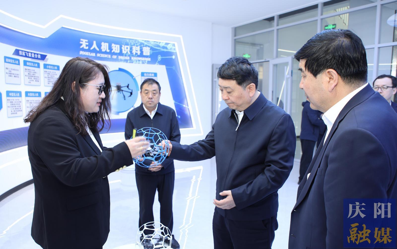 周继军在环县调研时强调 延伸产业链条 健全产业体系 提升产业效益 全力推动县域综合实力迈上新台阶实现新跨越
